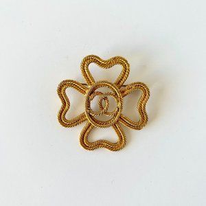 Gold Chanel CC Clover Brooch